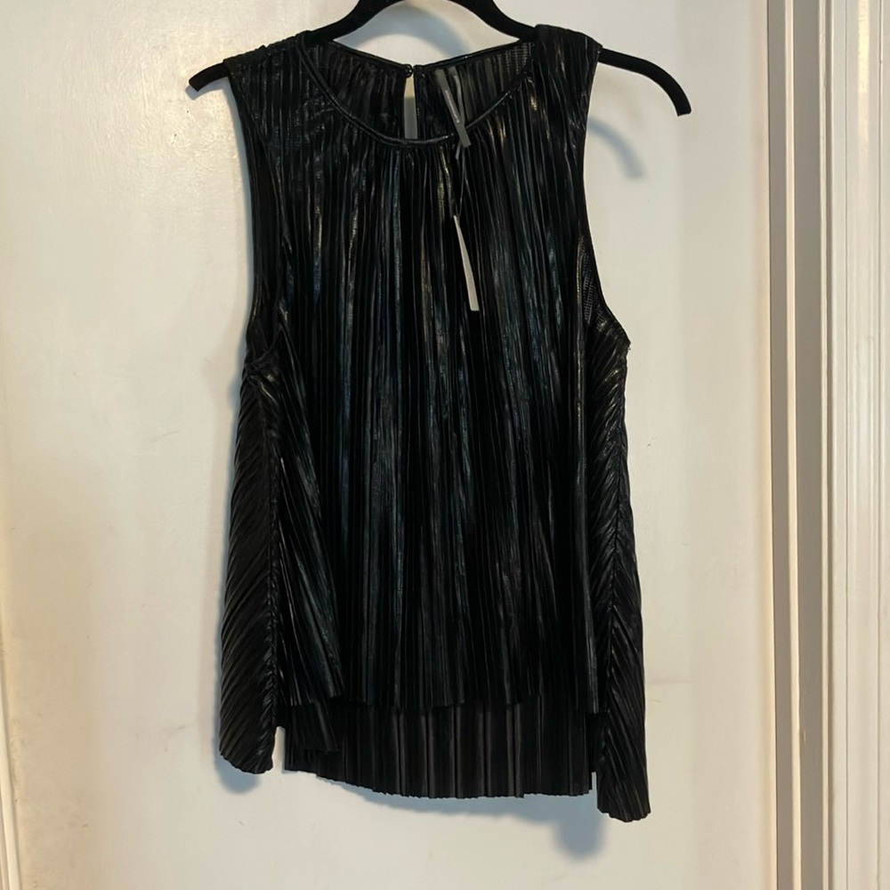 NWT Pleated shine Tank by Anthropologie Size Small